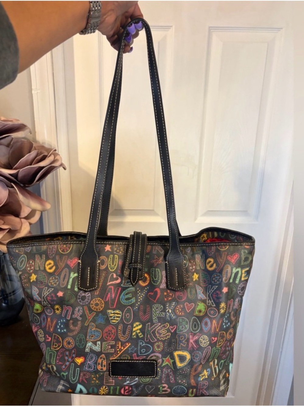 Dooney & Bourke / Multicolor
Graffiti Pattern Tote Bag